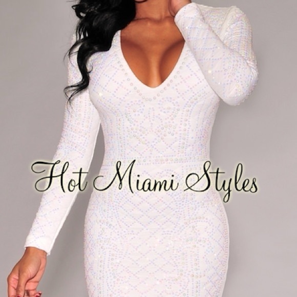 Hot Miami Styles Dresses & Skirts - Hot Miami Styles White Rhinestone Pearl Quilted V Neck Long Sleeve Dress M